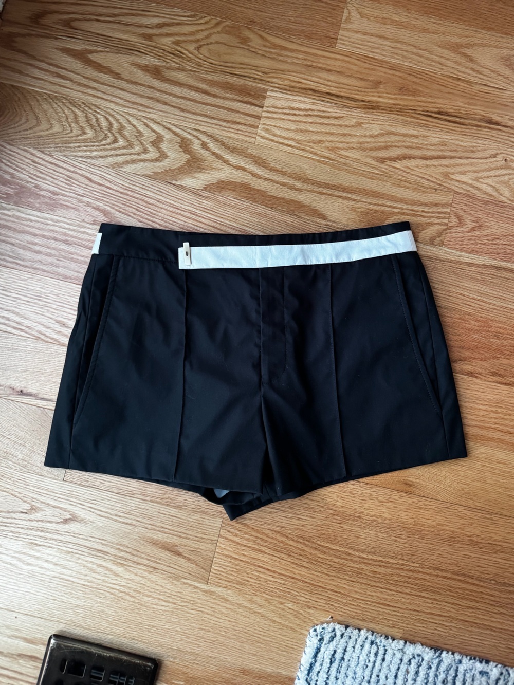 Helmut Lang Black Boxer Style Shorts Contrast Waistband Size 8 Minimalist Sporty